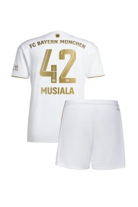 Fotbalové Dres Bayern Munich Jamal Musiala #42 Dětské Venkovní Oblečení 2022-23 Krátký Rukáv (+ trenýrky)